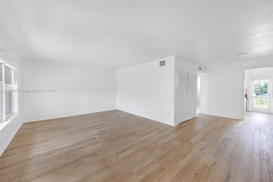 10001 W Bay Harbor Dr unit 404, Bay Harbor Islands, FL 33154 - photo 2