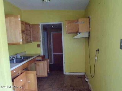 2829 Parr Ct E, Jacksonville, FL 32216 - photo 4