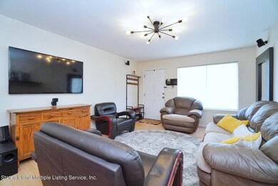 39 Theater Ln, Staten Island, NY 10304 - photo 2