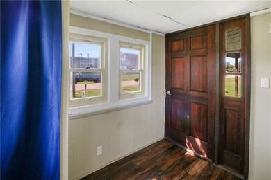 911 E 5th St, Altamont, KS 67330 - photo 4