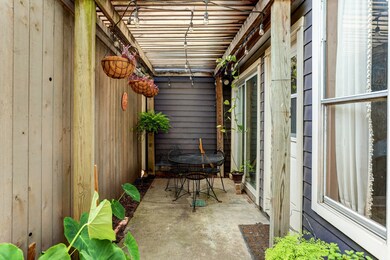 735 Arlington St unit 1, Houston, TX 77007 - photo 2