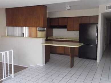 Kitchen with Breakfast Bar
