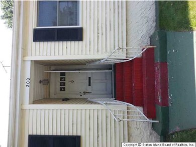 200 Locust Ave unit 1, Staten Island, NY 10306 - photo 3