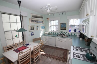 84 Washington St unit 2, Marblehead, MA 01945 - photo 2
