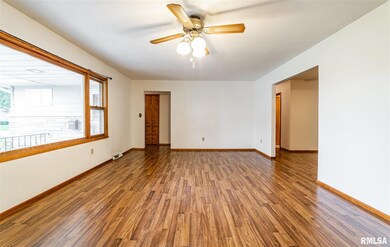 8 Sycamore Ln, Lincoln, IL 62656 - photo 5