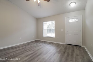 002-photo-living-room-10248018