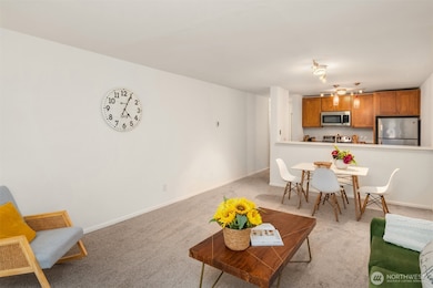 5834 NE 75th St unit B202, Seattle, WA 98115 - photo 6