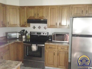 5570 SW Stonegate Ct, Topeka, KS 66606 - photo 5