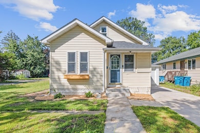 3921 Xenia Ave N, Robbinsdale, MN 55422 - photo 2