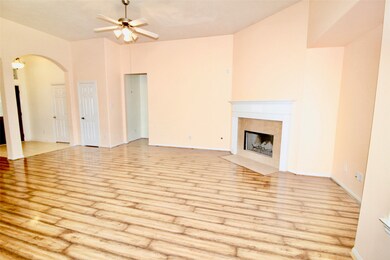 6034 Wickshire Dr, Rosenberg, TX 77471 - photo 6