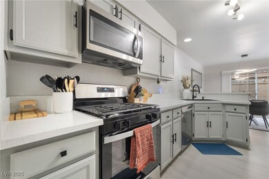 2837 Yukon Trail Dr, Henderson, NV 89074 - photo 5