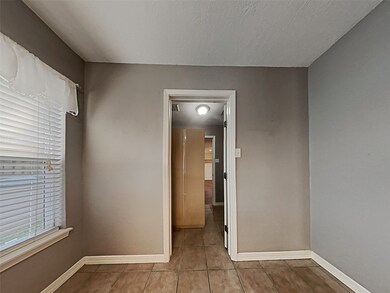 441 E Castle Harbour Dr, Friendswood, TX 77546 - photo 5