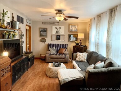 Spacious living room
