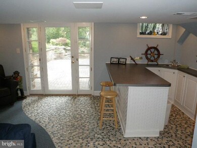 1427 Thies Dr, Pasadena, MD 21122 - photo 6