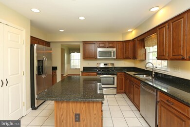 421 Hawkridge Ln, Sykesville, MD 21784 - photo 4