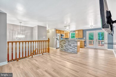 16000 Normandy Ct, Woodbridge, VA 22191 - photo 5