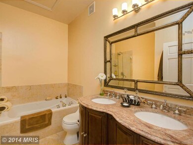 1602 Hunting Creek Dr unit B, Alexandria, VA 22314 - photo 7