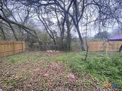 1005 Hackberry St unit A, San Marcos, TX 78666 - photo 6