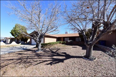 10261 Renfrew Dr, El Paso, TX 79925 - photo 2