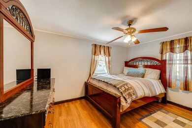 216 Granada Rd, Carpentersville, IL 60110 - photo 5