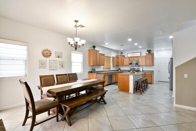 Dining & Kitchen
