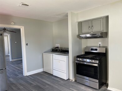 214 Palmyra St, Houston, TX 77022 - photo 7