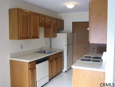 1706 Cambridge Manor Dr, Schenectady, NY 12302 - photo 6