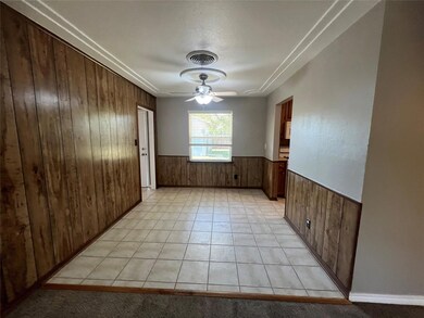 612 Willow St, Hurst, TX 76053 - photo 4