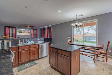 10326 E Primrose Ln (34 of 39)