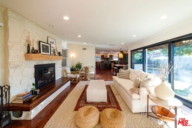 22461 Cass Ave, Woodland Hills, CA 91364 - photo 2