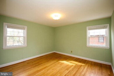 1012 Poplar Dr, Falls Church, VA 22046 - photo 5