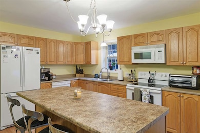 19 Andover Dr, Center Barnstead, NH 03225 - photo 7