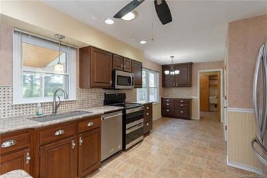 14 Gardenwood Ln, Asheville, NC 28803 - photo 6