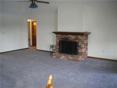 Den/Family/Great Room. Spacious family room with f