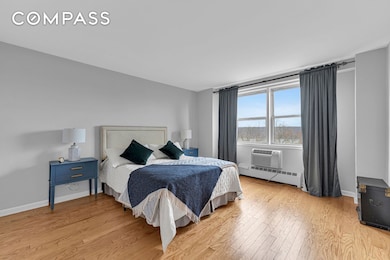 Skyview on the Hudson unit 6V, Bronx, NY 10471 - photo 7