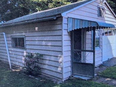 74 Mokema Ave, Waltham, MA 02451 - photo 5