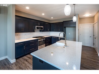 4252 Forsythia St, Springfield, OR 97478 - photo 7