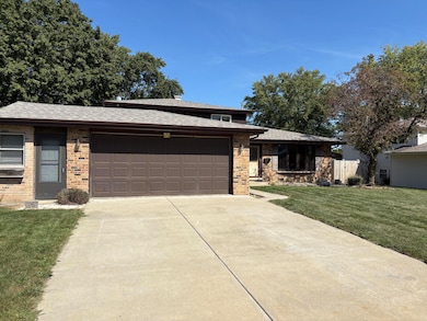 527 Osage Dr, Dyer, IN 46311 - photo 2