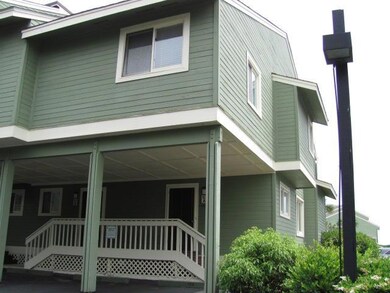 10A Mariners Walk - carport