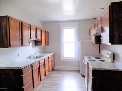 11 Market St, Pittston, PA 18640 - photo 2