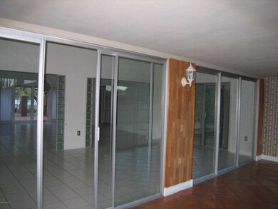 9517 W. Rolling Hills Dr.