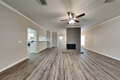 4002 Spring Garden Dr, Pearland, TX 77584 - photo 3