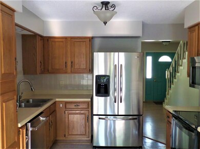 326 Oakhill St, Lansing, KS 66043 - photo 2