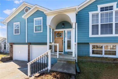 111 E Calico Dr, Raymore, MO 64083 - photo 4