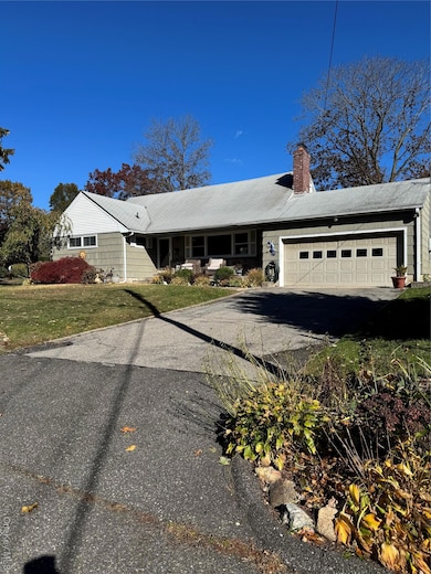 1 Glades Way, Halesite, NY 11743 - photo 2