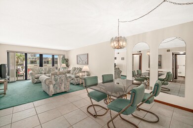 Living/Dining Area