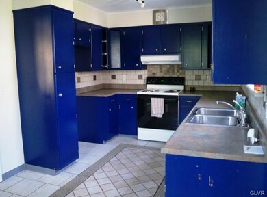 2326 N Lehigh Ave, Whitehall, PA 18052 - photo 3