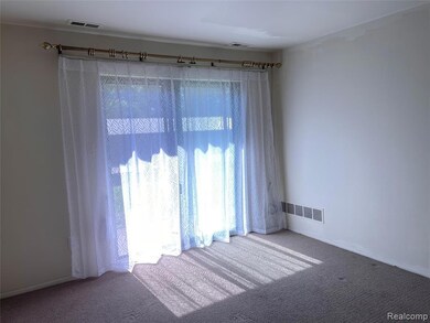 7538 Manor Cir unit 102, Westland, MI 48185 - photo 5