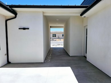 FRNT2 - Courtyard Entry