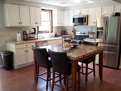 53 Lindstrom Ct, Manchester, NH 03104 - photo 2